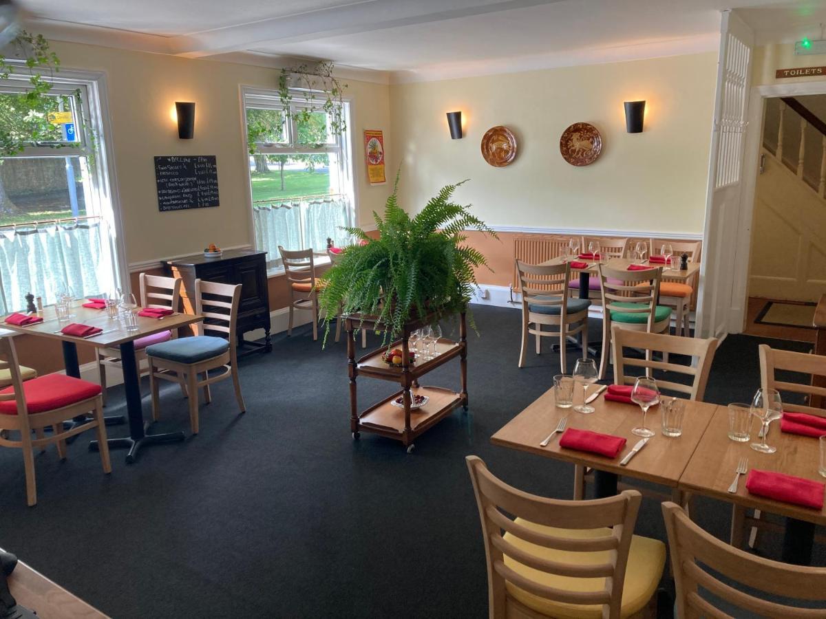 שרבורן Newell Bistro And Rooms מראה חיצוני תמונה