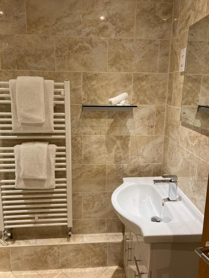שרבורן Newell Bistro And Rooms מראה חיצוני תמונה