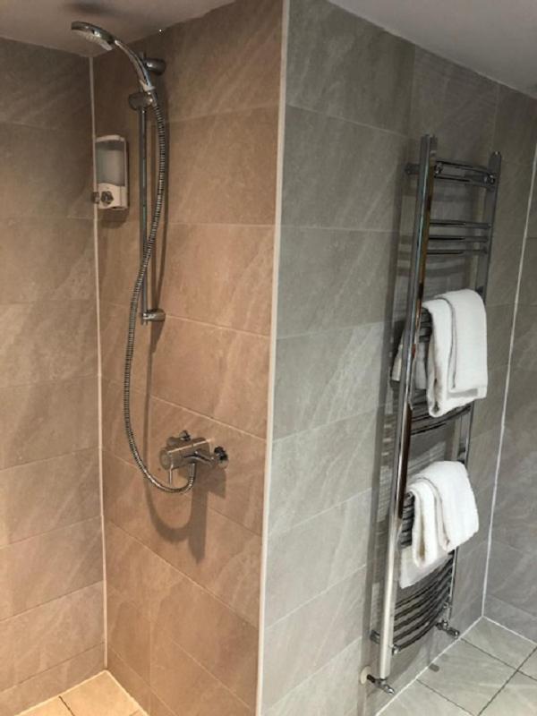 שרבורן Newell Bistro And Rooms מראה חיצוני תמונה
